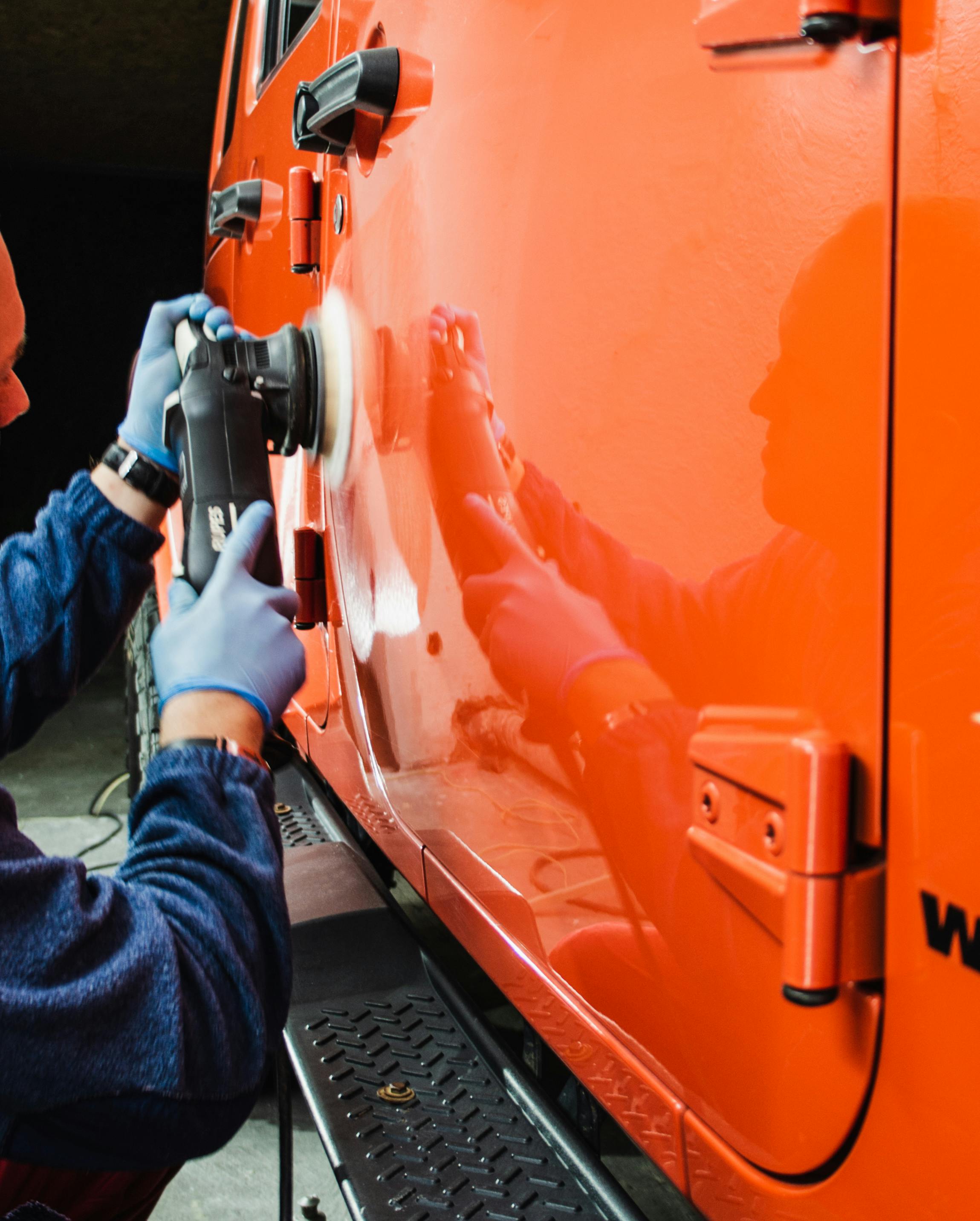 Polishing work for headlight restoration